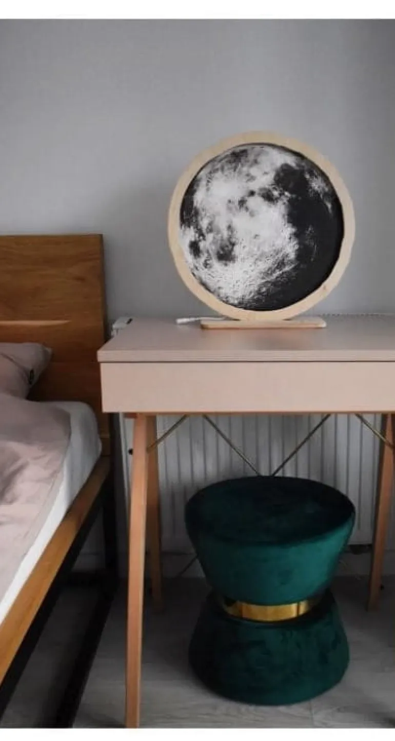 Drewniana Lampka Led Księżyc 30 24h